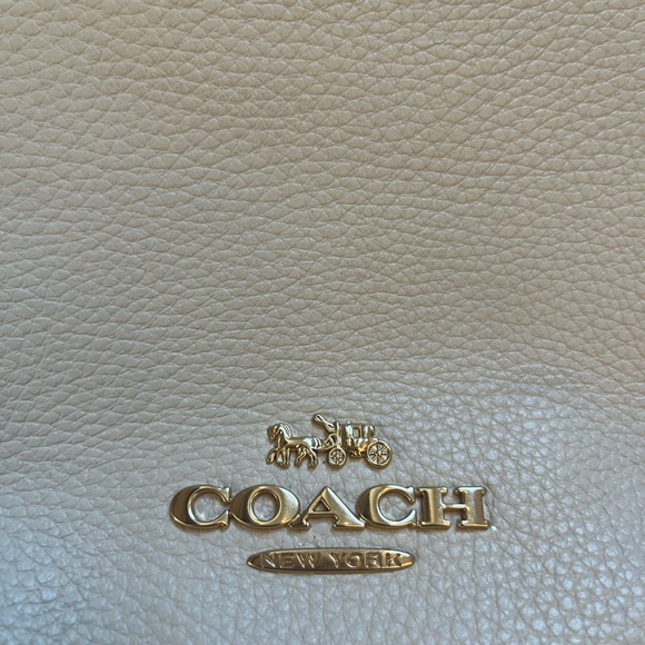 Coach Off-White Leather Shoulder Bag - Picture 3 of 6